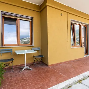Graziosa Residenza In Collina Appartement